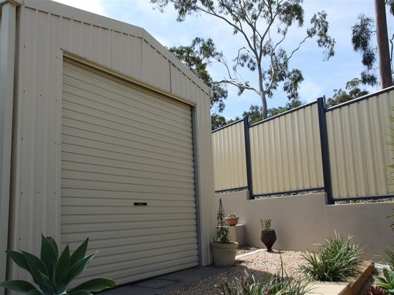 10 Lighthouse Drive, Boyne Island QLD 4680