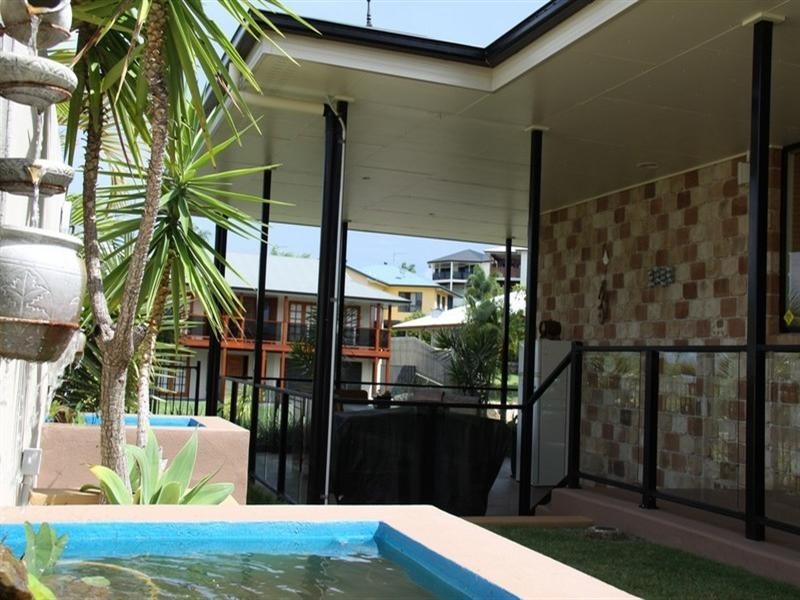 10 Lighthouse Drive, Boyne Island QLD 4680