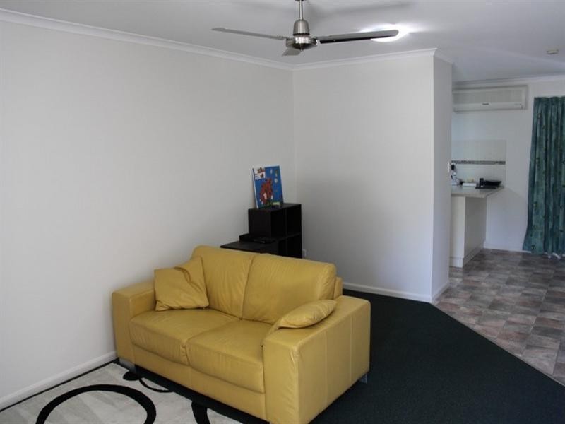 2/61 Langdon Street, Tannum Sands QLD 4680