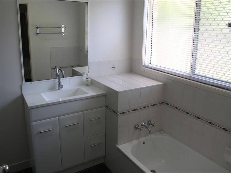 2/61 Langdon Street, Tannum Sands QLD 4680