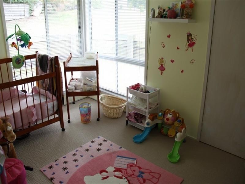 17 Hayes Avenue, Boyne Island QLD 4680