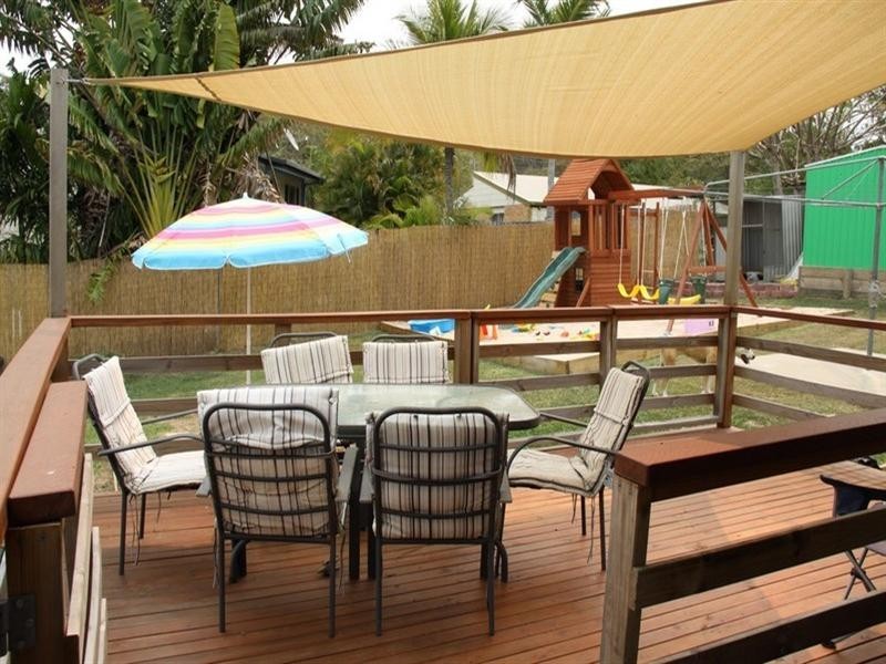 17 Hayes Avenue, Boyne Island QLD 4680