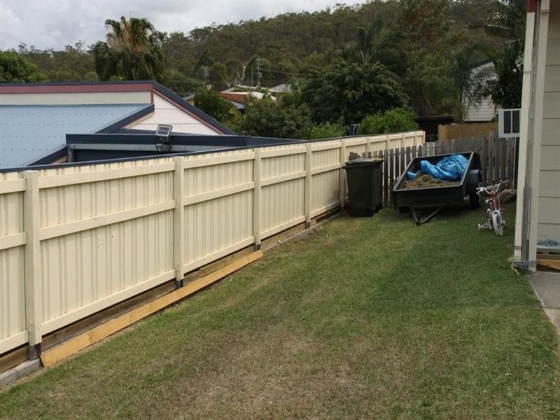 17 Hayes Avenue, Boyne Island QLD 4680