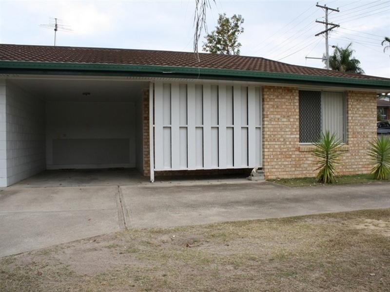 1/8 Hayes Avenue, Boyne Island QLD 4680