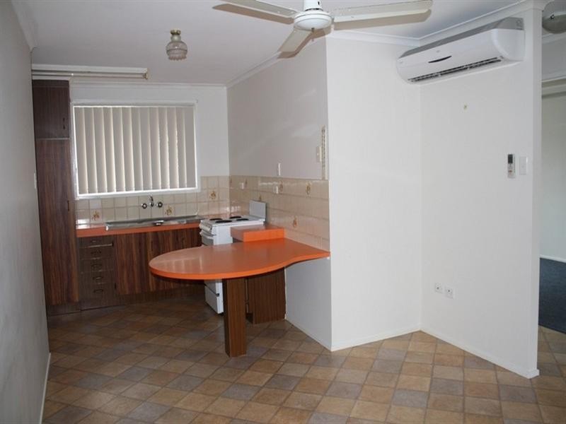 1/8 Hayes Avenue, Boyne Island QLD 4680