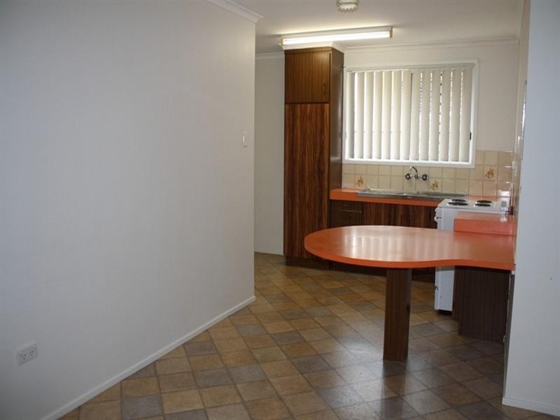 1/8 Hayes Avenue, Boyne Island QLD 4680