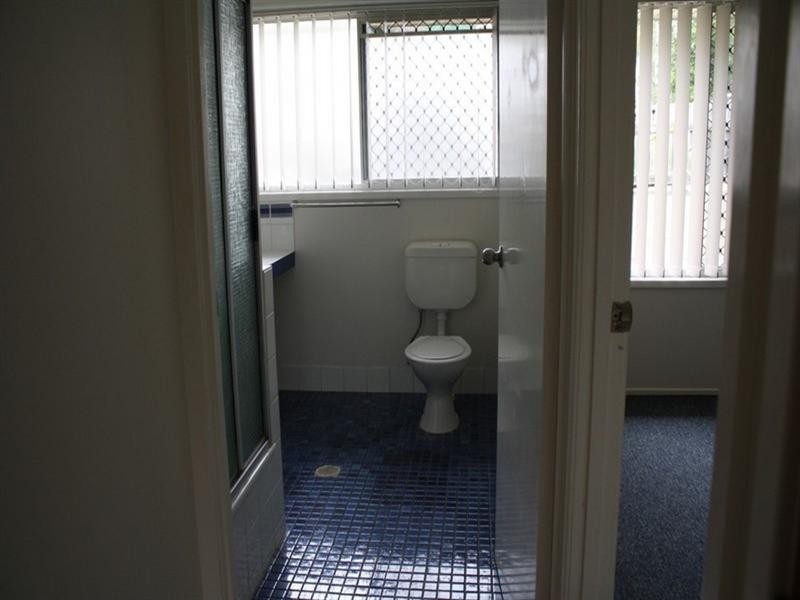 1/8 Hayes Avenue, Boyne Island QLD 4680