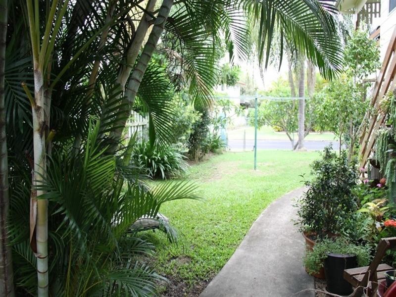 25 Alexander Street, Boyne Island QLD 4680