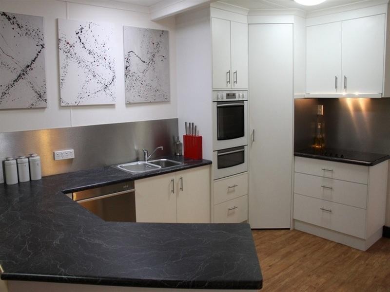 17 Alexander Street, Boyne Island QLD 4680