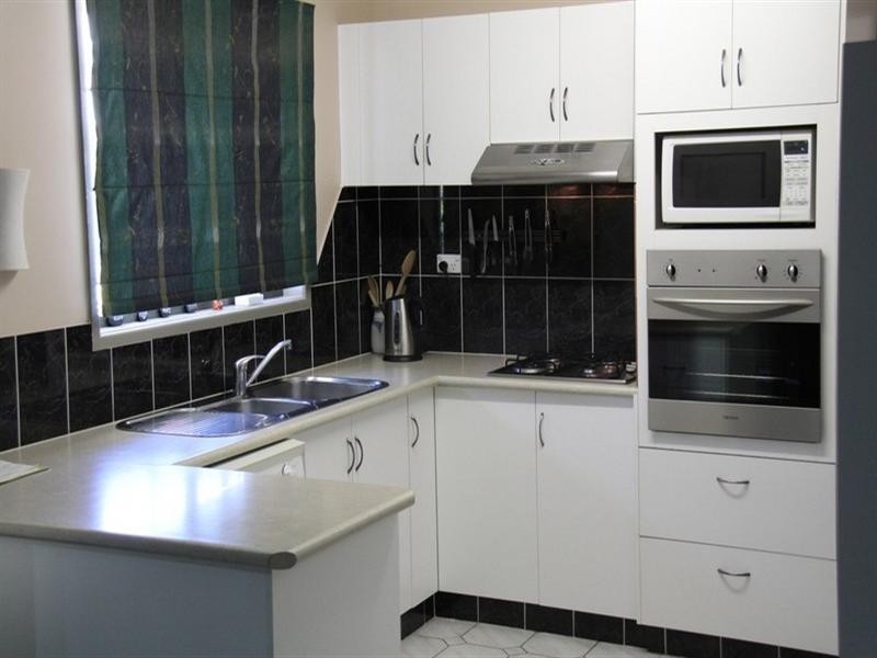 26 Edward Street, Boyne Island QLD 4680