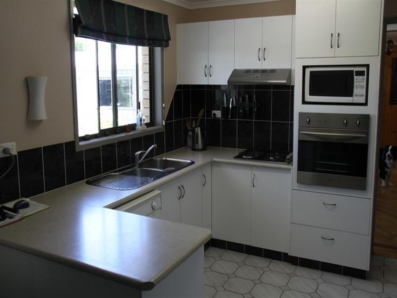 26 Edward Street, Boyne Island QLD 4680