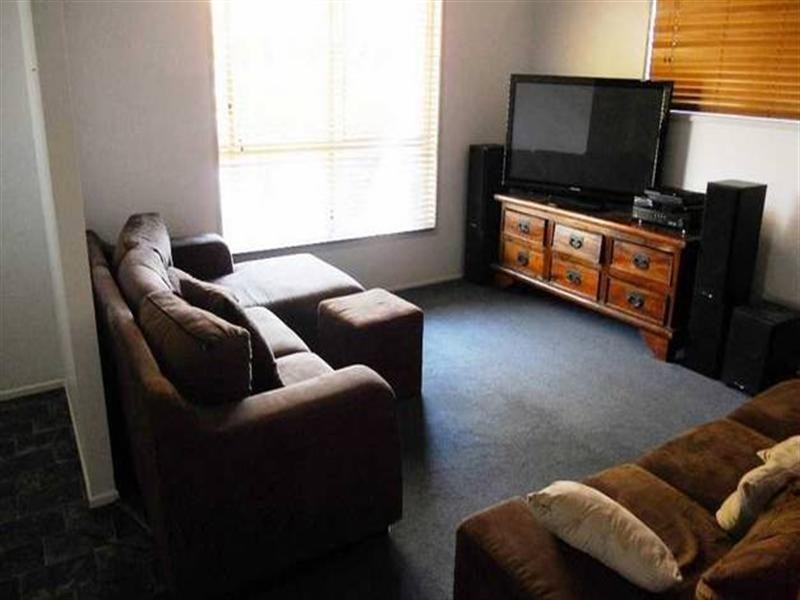 22 Curtis Avenue, Boyne Island QLD 4680