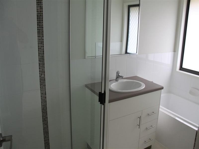 23 Marina Avenue, Boyne Island QLD 4680