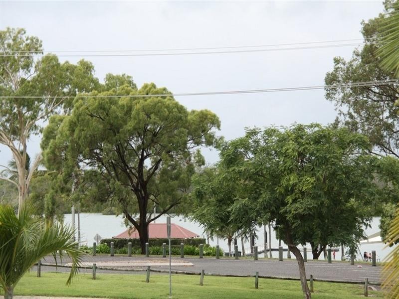 6 Helena Court, Boyne Island QLD 4680