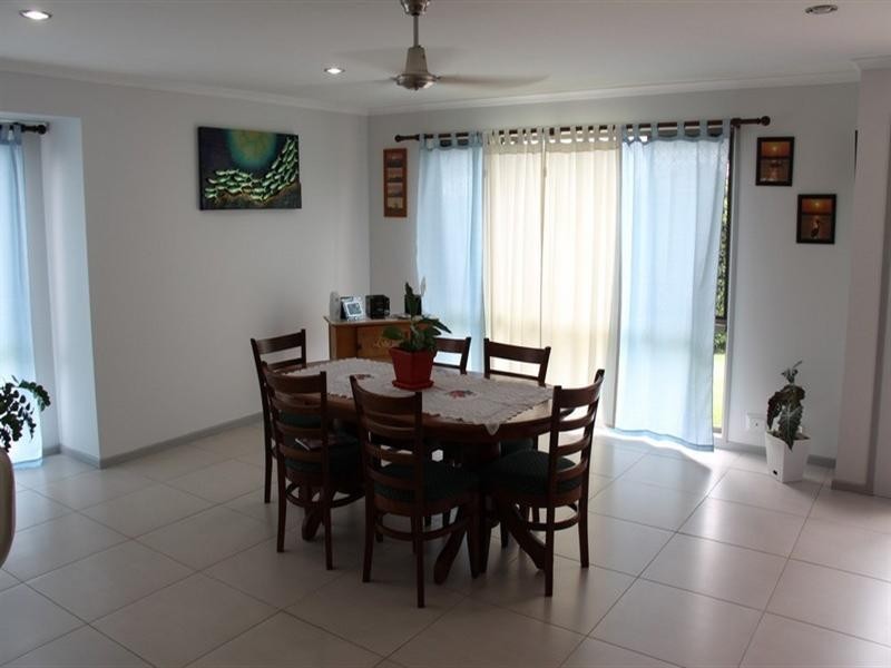 6 Helena Court, Boyne Island QLD 4680