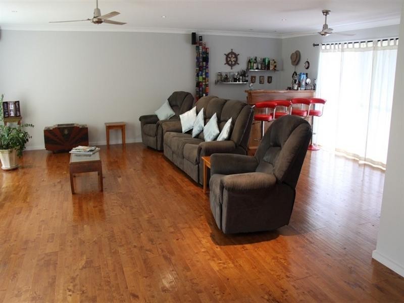 6 Helena Court, Boyne Island QLD 4680