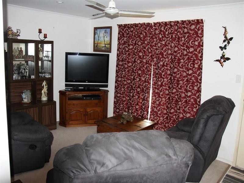 40 Curtis Avenue, Boyne Island QLD 4680