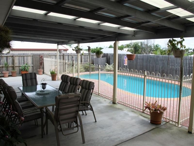 40 Curtis Avenue, Boyne Island QLD 4680