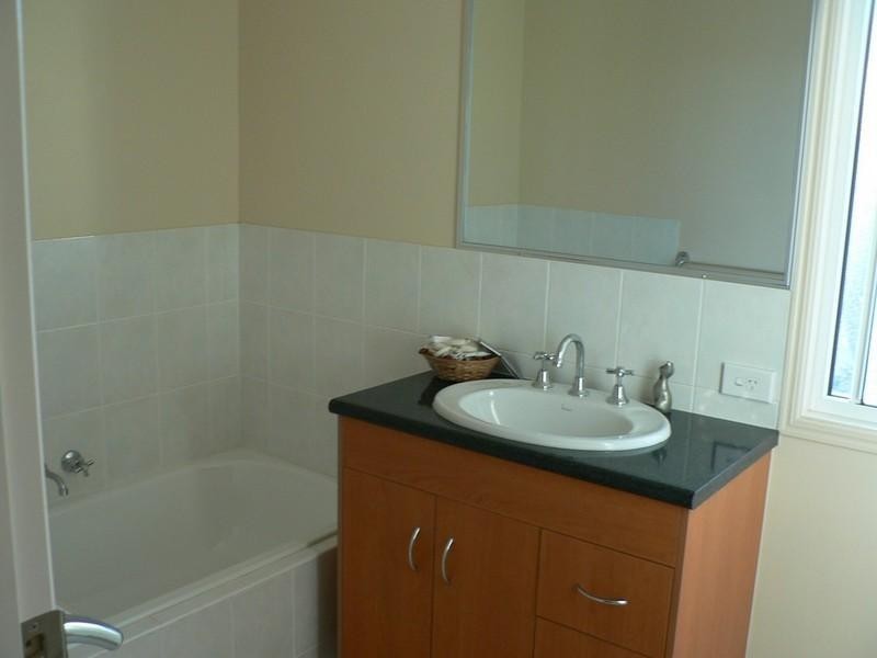 2/10 Elizabeth Street, Tannum Sands QLD 4680