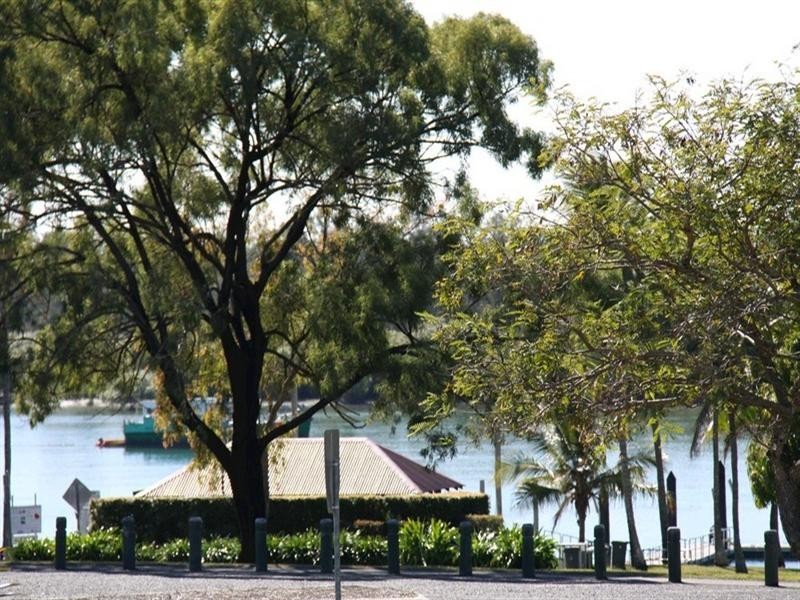 6 Helena Court, Boyne Island QLD 4680