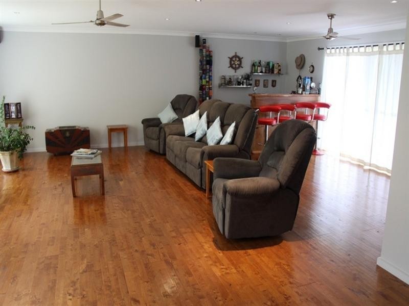 6 Helena Court, Boyne Island QLD 4680