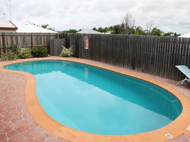 40 Curtis Avenue, Boyne Island QLD 4680