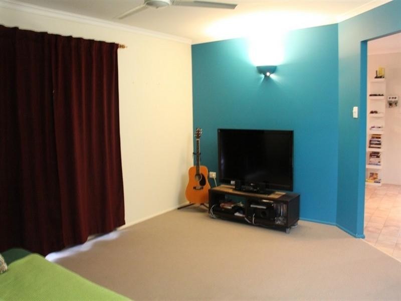 10 Kirrang Place, Boyne Island QLD 4680