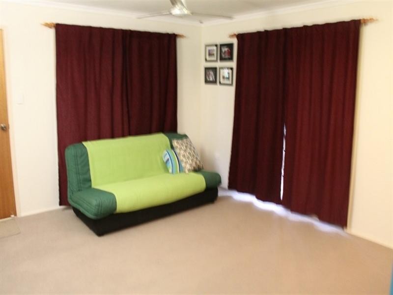 10 Kirrang Place, Boyne Island QLD 4680