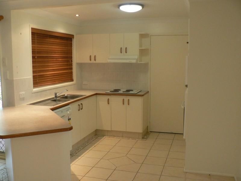 8 Belah Court, Boyne Island QLD 4680