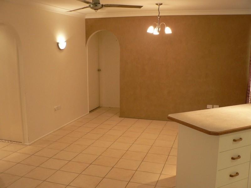 8 Belah Court, Boyne Island QLD 4680