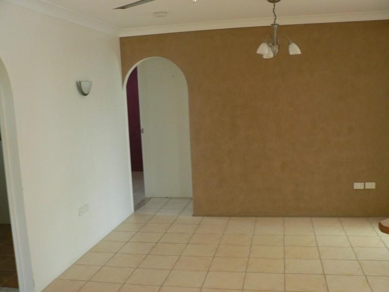 8 Belah Court, Boyne Island QLD 4680