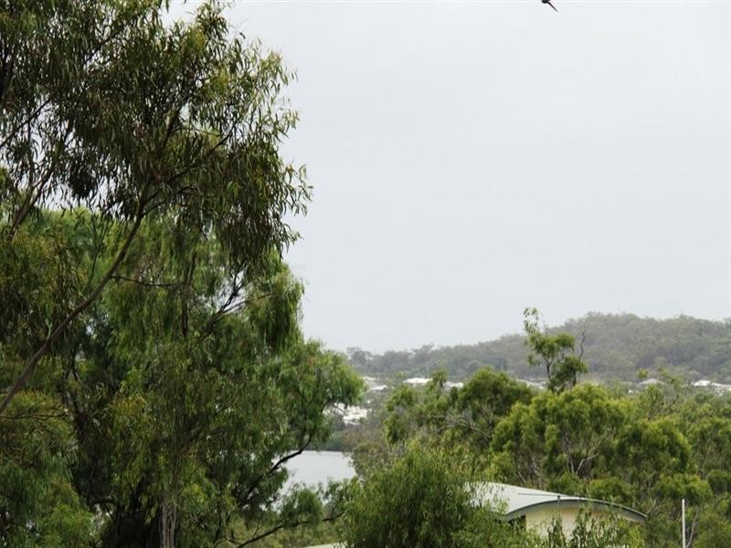 8 Alpine Avenue, Boyne Island QLD 4680