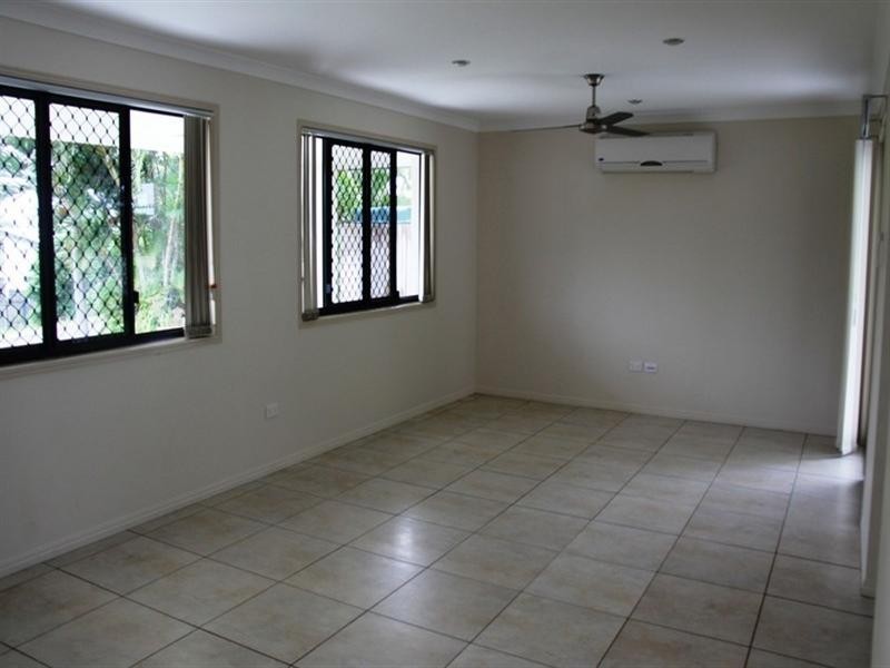 8 Alpine Avenue, Boyne Island QLD 4680