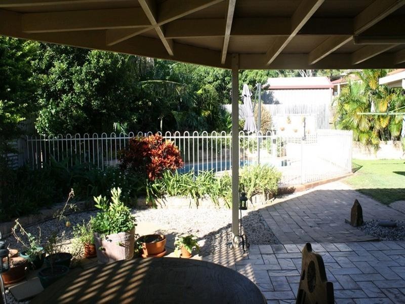 90 Dixon Drive, Telina QLD 4680