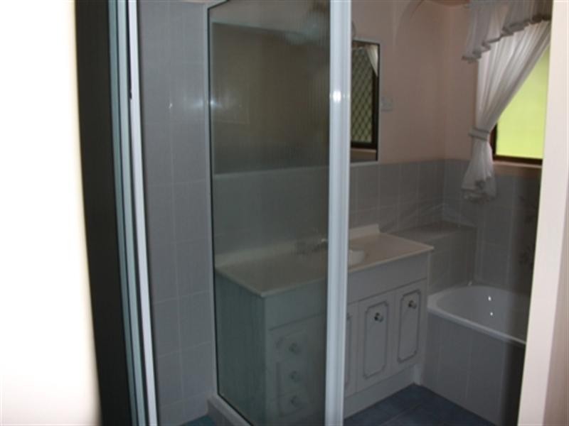 11 Swains Court, Boyne Island QLD 4680