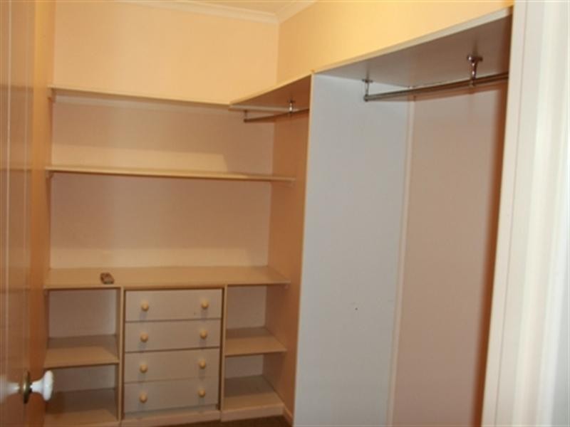 11 Swains Court, Boyne Island QLD 4680