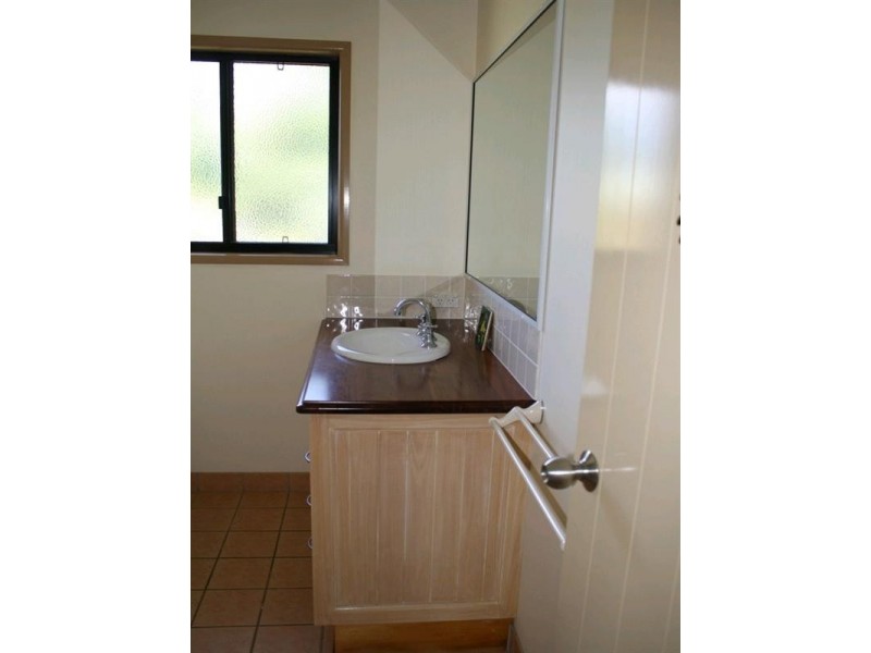 25 Sayre Crescent, Boyne Island QLD 4680