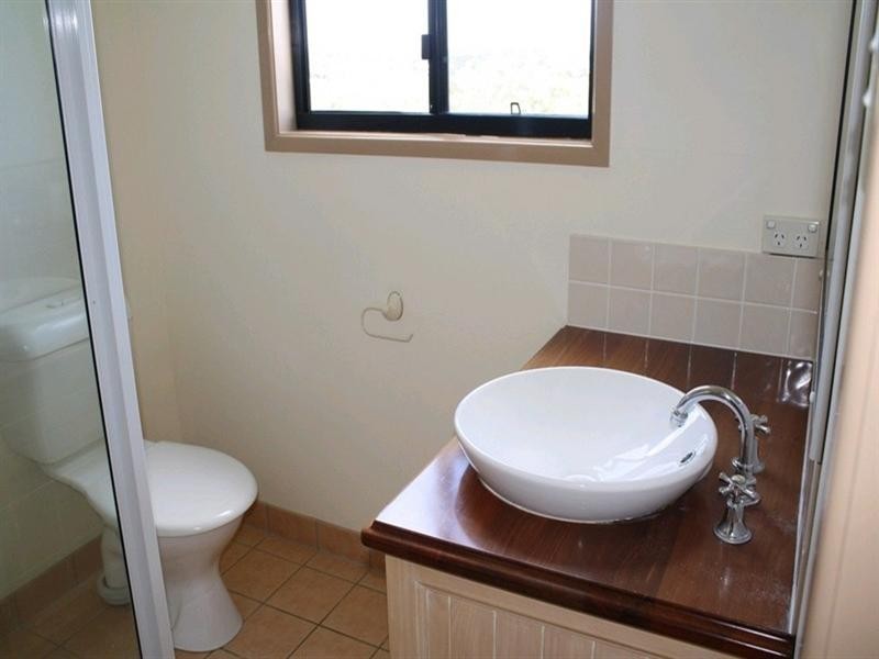 25 Sayre Crescent, Boyne Island QLD 4680