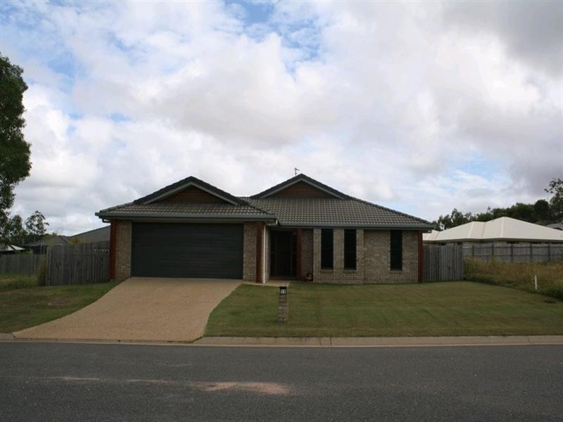 11 Stella Street, Boyne Island QLD 4680