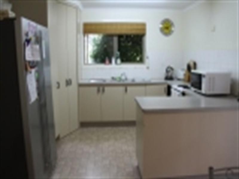 9 Polmaise Street, Boyne Island QLD 4680