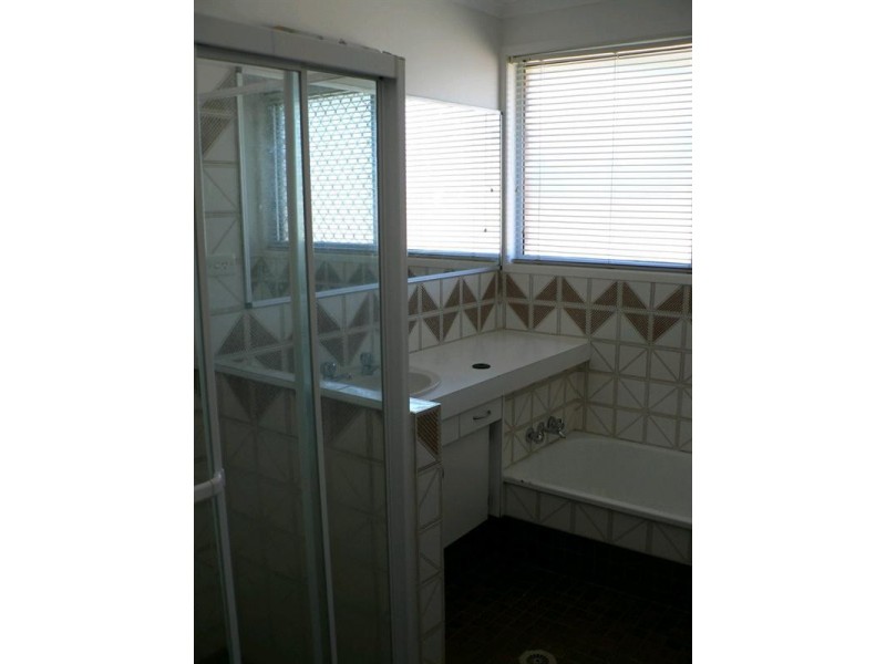 87 Booth Avenue, Tannum Sands QLD 4680