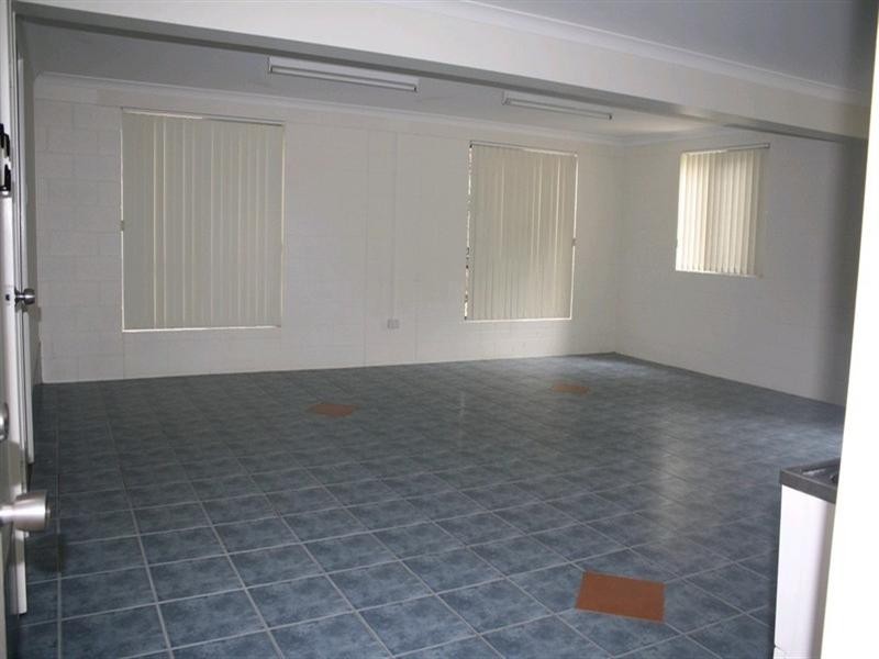 4 Yukana Street, Boyne Island QLD 4680