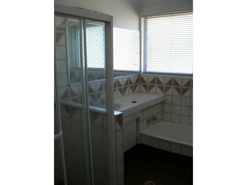 87 Booth Avenue, Tannum Sands QLD 4680