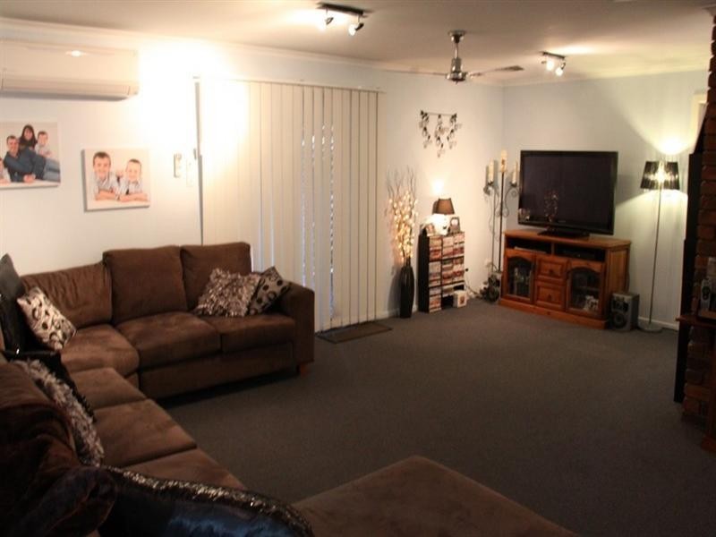 2 Bass Street, Boyne Island QLD 4680