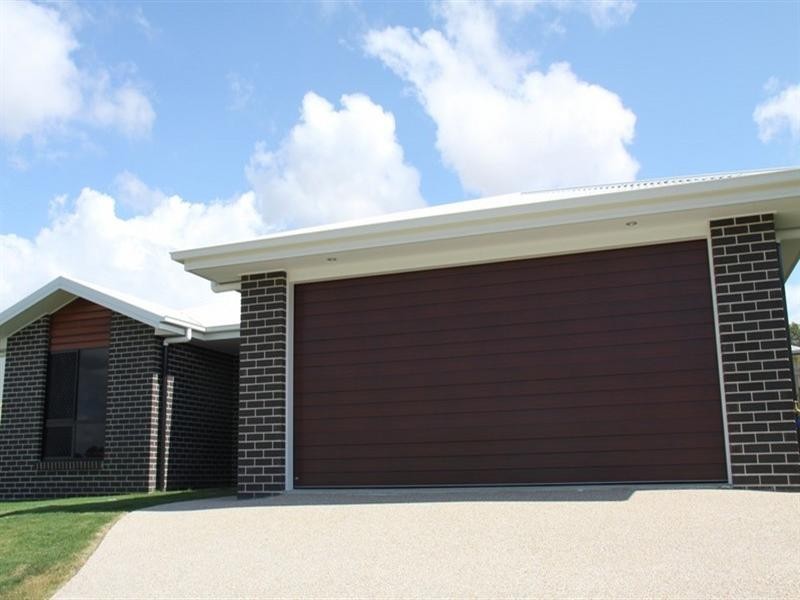 13 Valley Way, Boyne Island QLD 4680