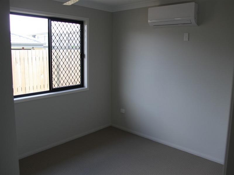 13 Valley Way, Boyne Island QLD 4680