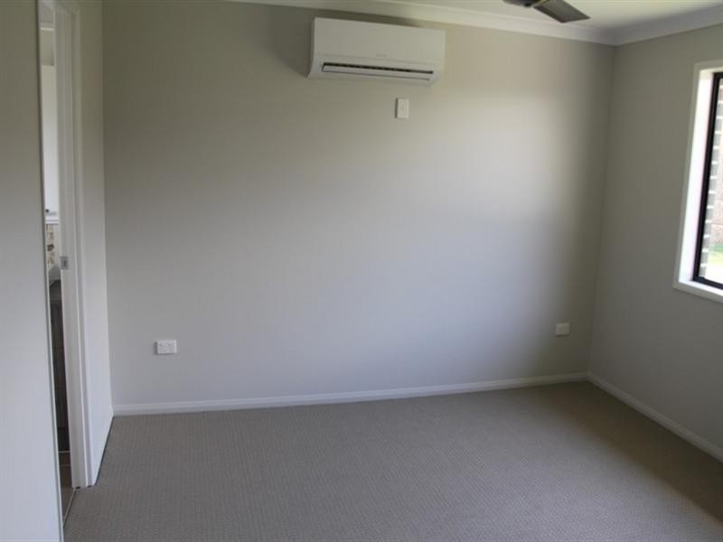 13 Valley Way, Boyne Island QLD 4680