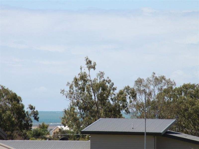 29 Lighthouse Drive, Boyne Island QLD 4680