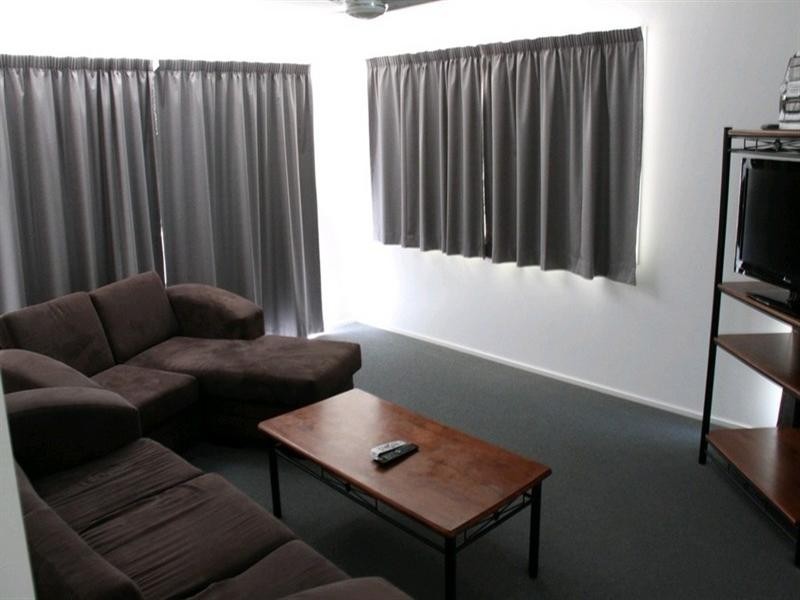 4 Elanora Street, Boyne Island QLD 4680