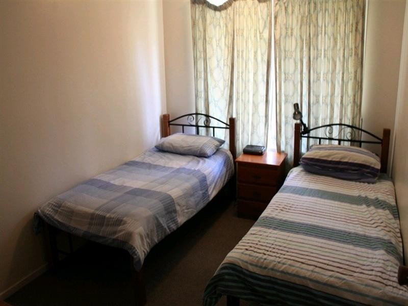 28 Centenary Drive, Boyne Island QLD 4680